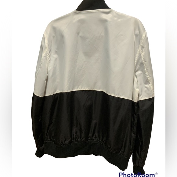 Guess black/white full zip colorblock jacket. Sz XLarge - Picture 2 of 7